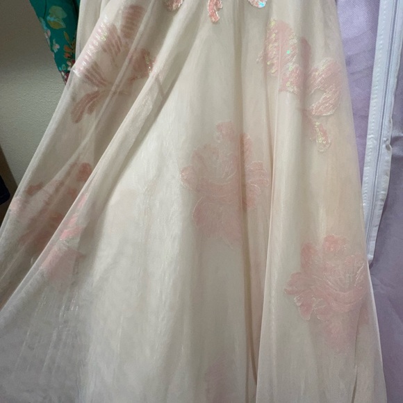 Iridescent Pink and Ivory Prom Dress Size 0 - Picture 10 of 12